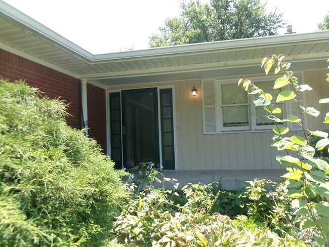 Photo - Charming 3-Bedroom Home with 2 Full Baths in Ideal Indianapolis Location – 427 Rick Lane!