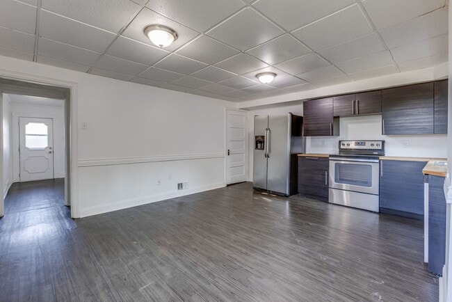 Building Photo - 81 Westwood St