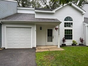 Building Photo - 3512 Southport Dr