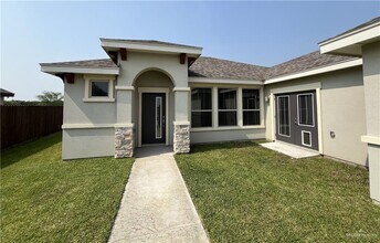 Building Photo - 20 Oriole Dr