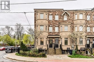 Building Photo - 2833 St Clair Ave E
