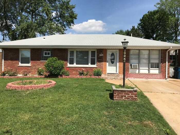 Primary Photo - 9946 MacKenzie Rd