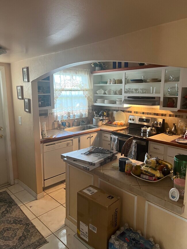 Building Photo - 8460 Sunrise Lakes Blvd