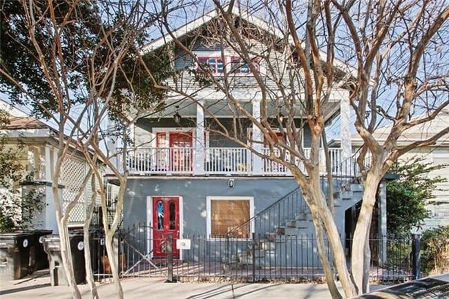 Building Photo - 1BD/1BA Uptown. Walk to Magazine St, Cherry Coffee, and Wisner Park