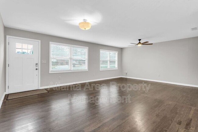 Building Photo - 2537 Walton Way SW