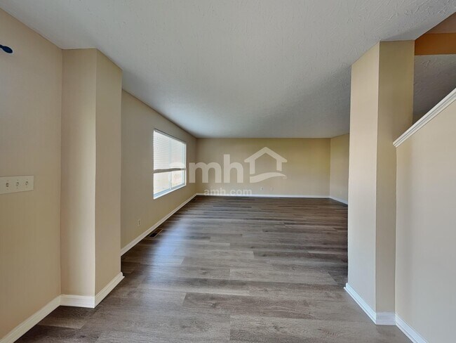 Foto del edificio - 700 Berlander Dr