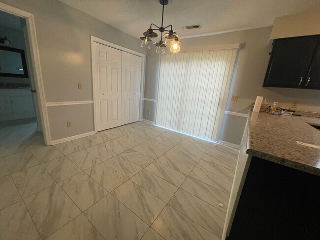 Foto del edificio - Renovated 3 Bedroom in Adams Farm