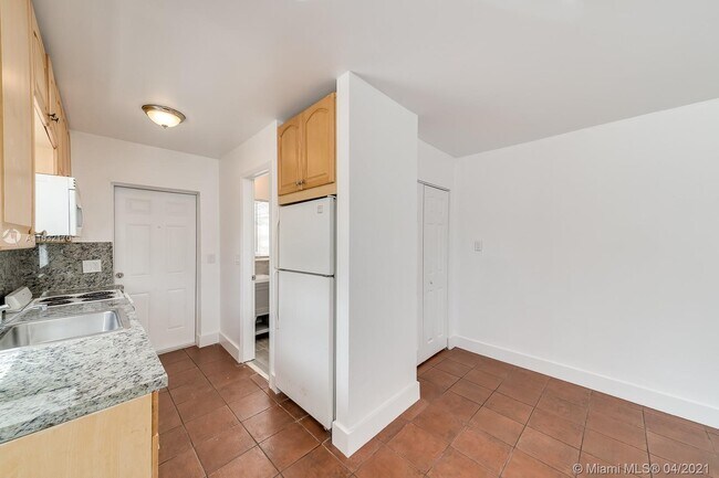 Building Photo - 1901 McKinley St