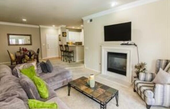 Foto del edificio - 2400 McCue Rd