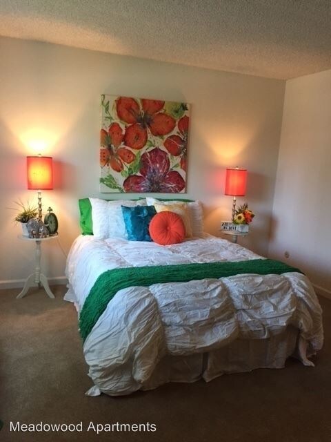 Building Photo - Meadowood Apartments