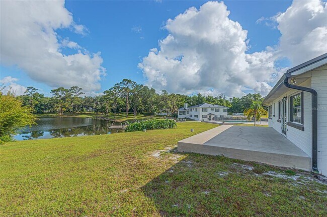 Foto del edificio - 2452 Lake Ruby Rd