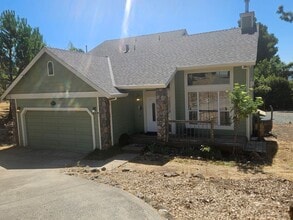 Building Photo - 19055 Ravenhill Rd