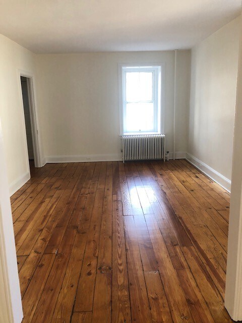 Living Room - 137 Spruce St