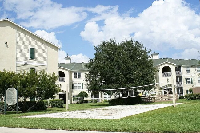 Foto del edificio - 18547 Bridle Club Dr