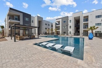Building Photo - Desert Commons East