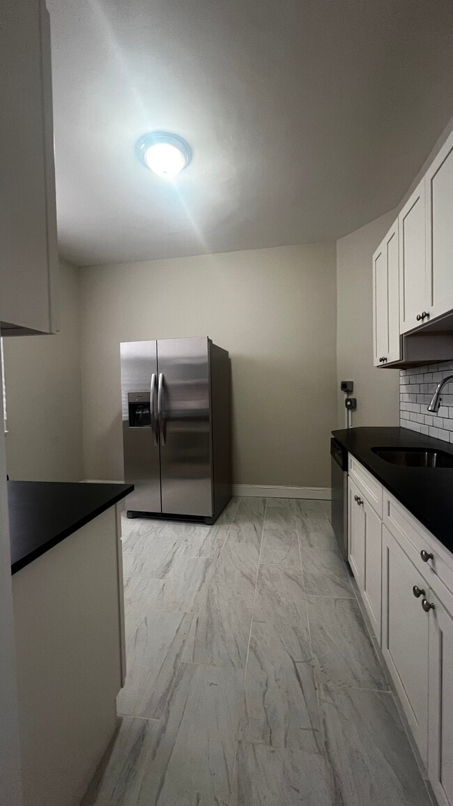 KITCHEN - 516 Monastery Pl