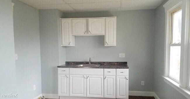 Building Photo - 3 br, 1 bath House - 7805 Myron Ave