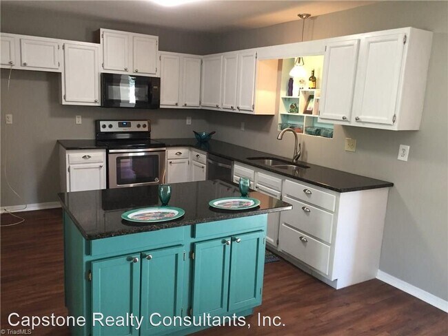Building Photo - 3 br, 2 bath House - 4115 Eisenhower Rd.