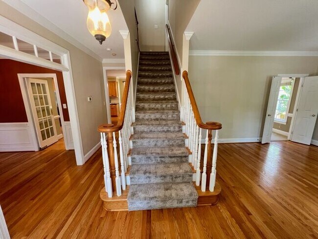 Foto del edificio - Executive 4 Bedroom Home in Established Ca...