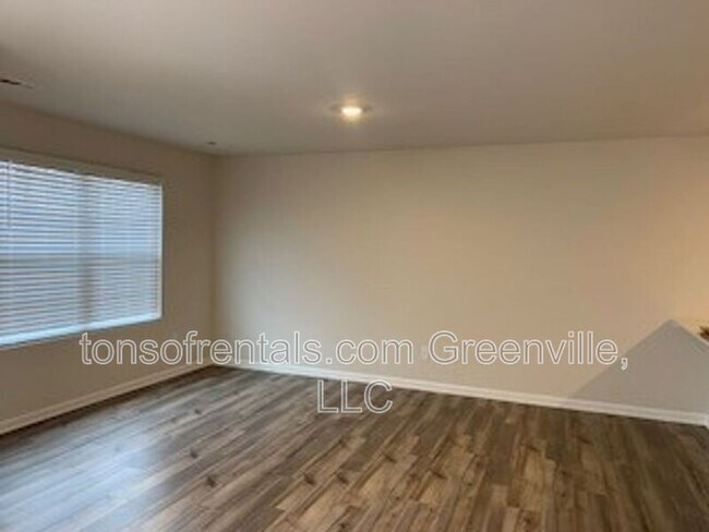 Foto del edificio - 413 Mopar Ln