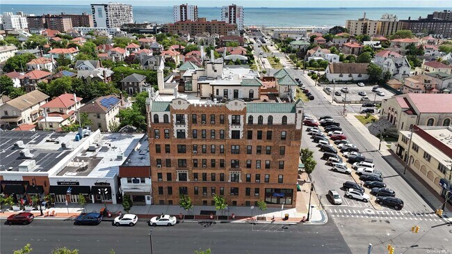 Foto del edificio - 310 Riverside Blvd