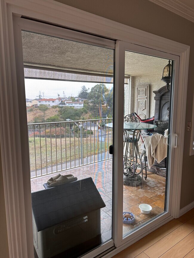 Foto del edificio - 2505 Miramar Ave