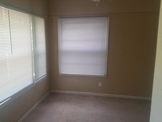 Foto del edificio - 1208 SW B Ave