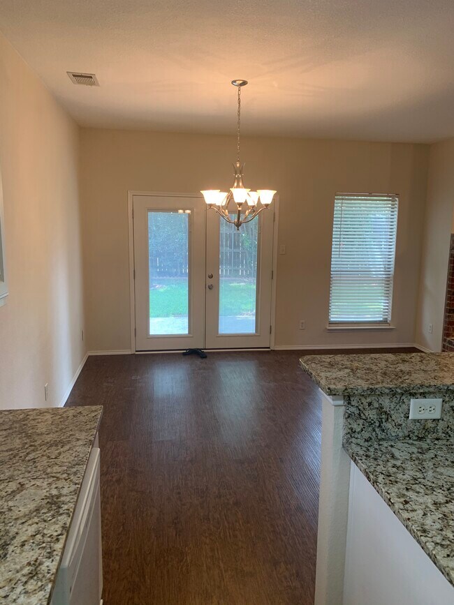 Foto del edificio - 1908 Bentwood Ct