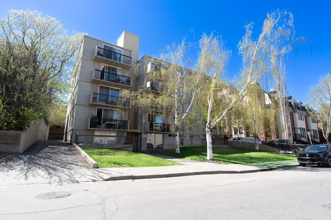 Building Photo - 1129 Cameron Ave SW