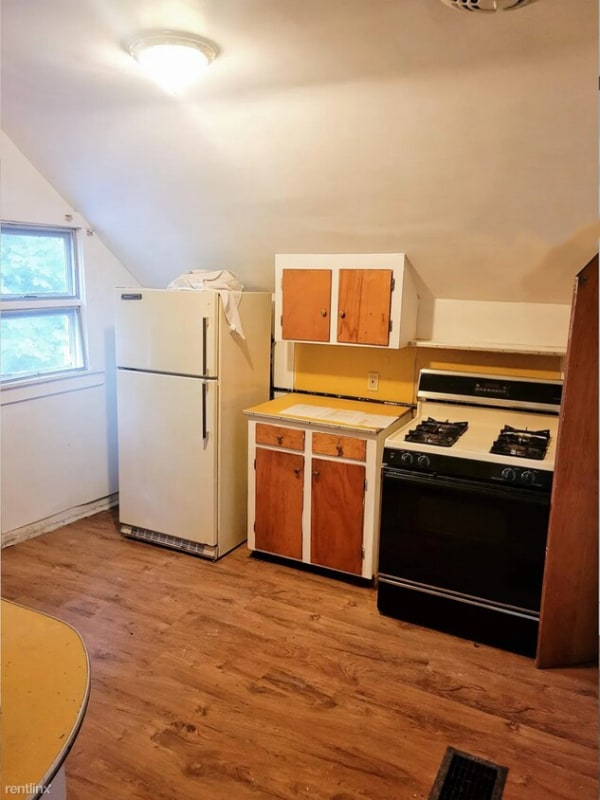 Building Photo - 1007 1st St