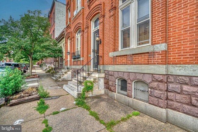 Building Photo - 210 Laurens St