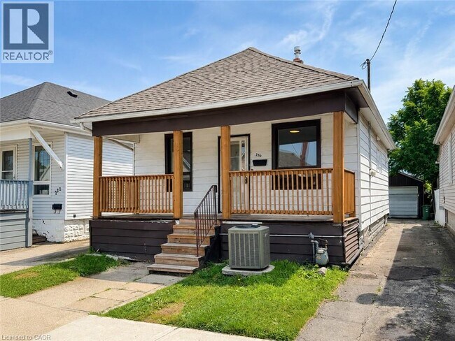 Photo du bâtiment - 250 Weir St N
