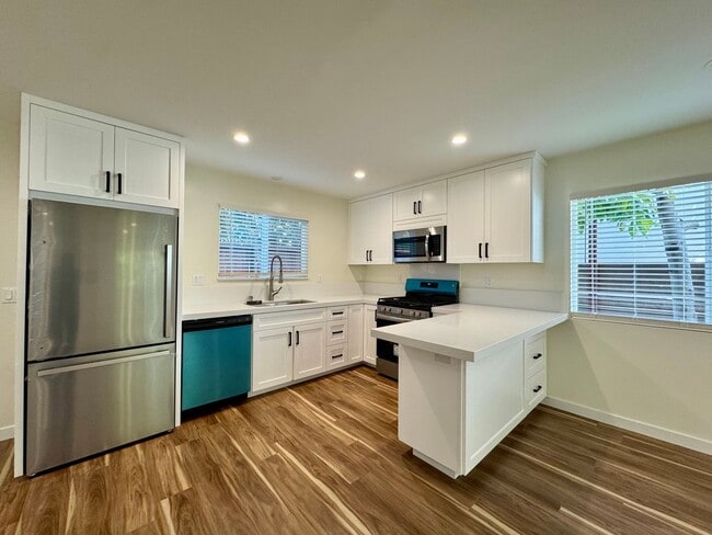 Building Photo - All New Large Home like ADU in the Culver ...