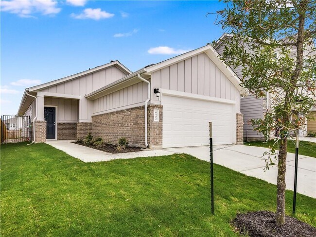 Building Photo - 6402 Fall Creek Dr