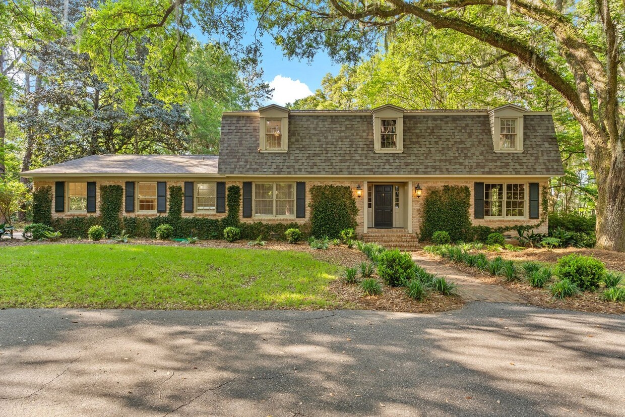 Primary Photo - 819 Lake Ridge Dr