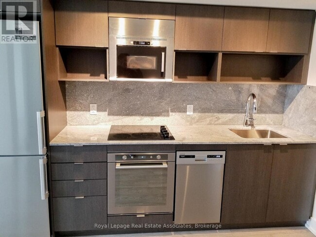 Photo du bâtiment - 7 Mabelle Ave