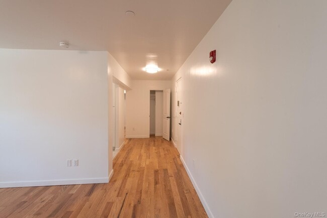 Foto del edificio - 671 Bronx River Rd