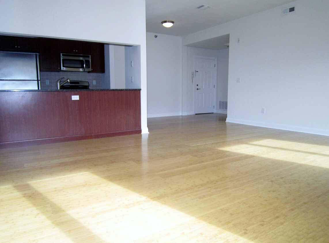 2002 N Central Rd, Fort Lee, NJ 07024 Apartments in Fort Lee, NJ