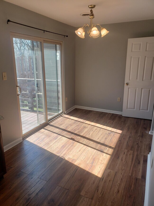 Foto del edificio - 1422 Timber Chase Dr