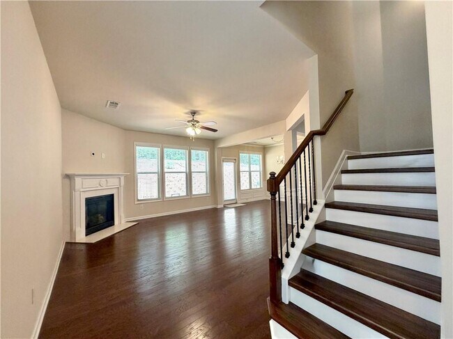 Foto del edificio - 6215 Crested Moss Dr