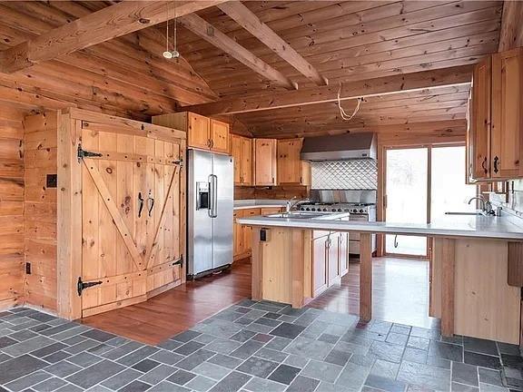 Primary Photo - 2405 Mountain Rd