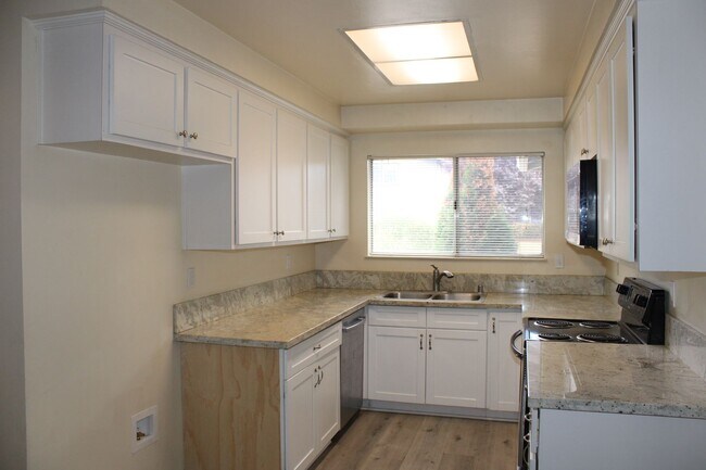 Building Photo - 3141 Kaiser Way