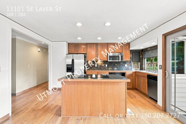 Building Photo - 13101 SE Laver St