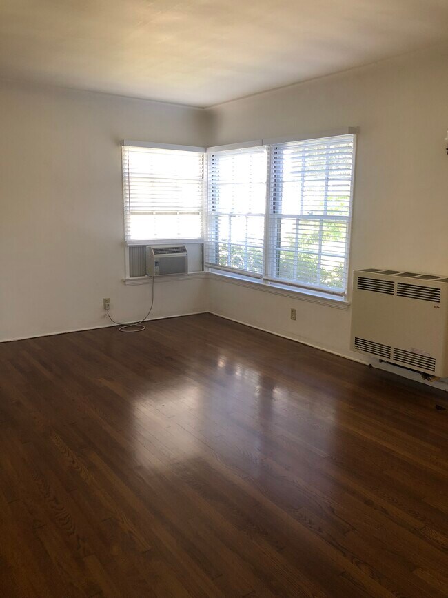 Building Photo - 4104 Perlita Ave