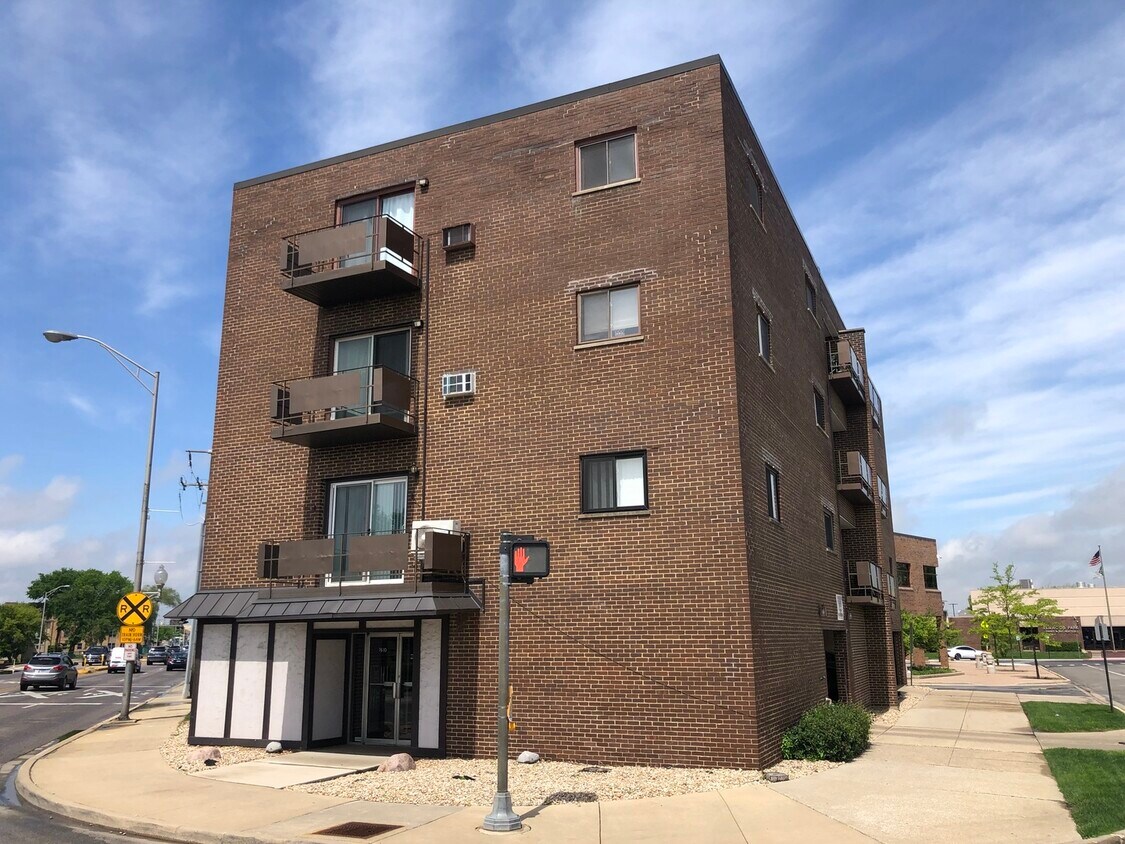 7610 W Grand Ave Unit 3F, Elmwood Park, IL 60707 Condo for Rent in