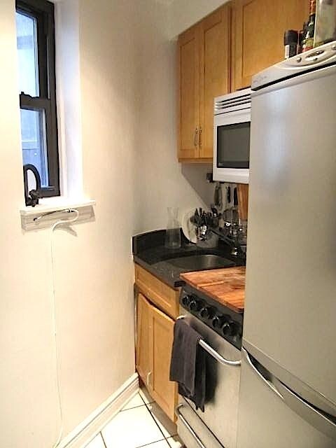 Kitchen - 434 E 83rd St