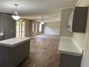 Building Photo - 360 Jammye Dr
