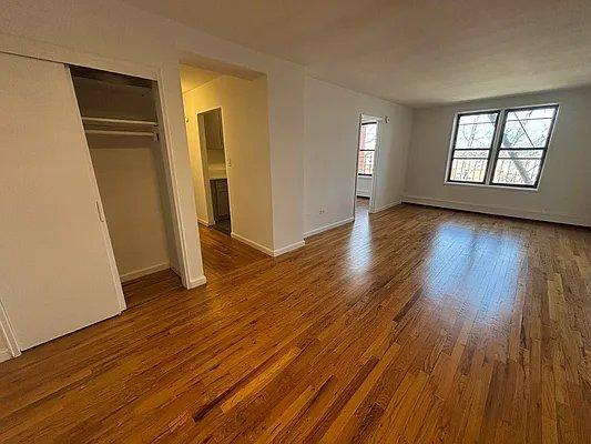 Foto del edificio - 2 bedroom in Bronx NY 10465