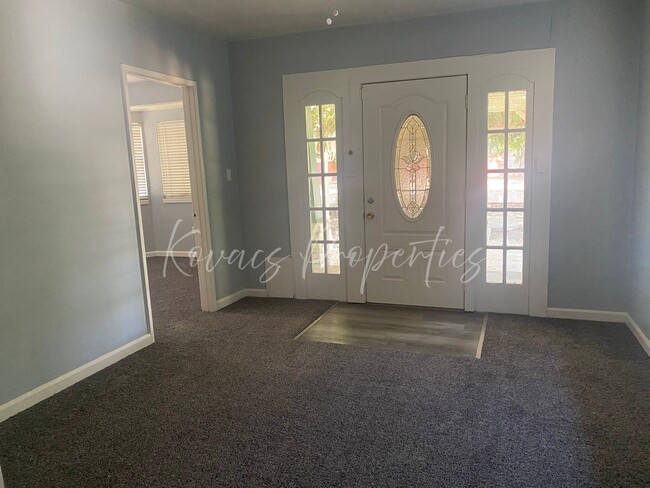 Building Photo - 1036 Rosemore Ave