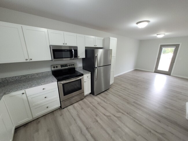 Building Photo - 4 Juniper Ln